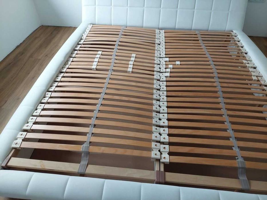 materac 180 x 200 wraz ze stelażem