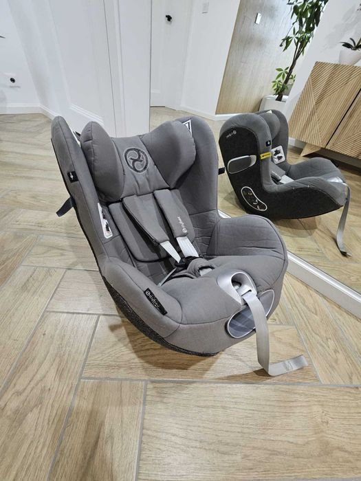 Zestaw fotelików Cybex: Cloud Z i-Size + Sirona Z i-Size + baza lsofix