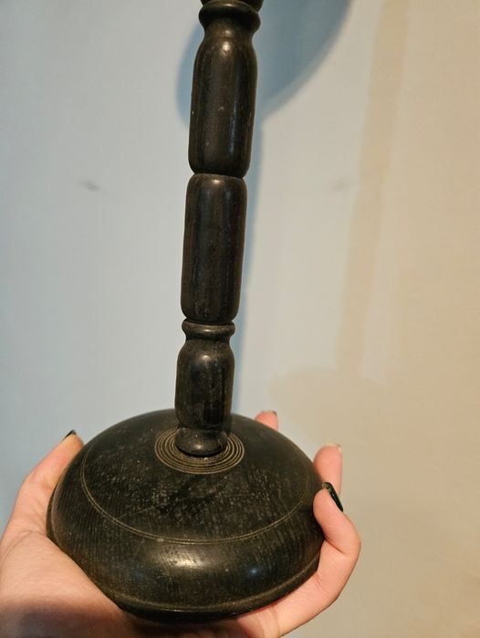 Cinzeiro de pau preto