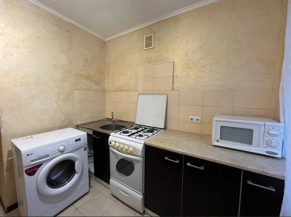 Продається бюджетна квартира в гарному районі біля парку та озера!!!