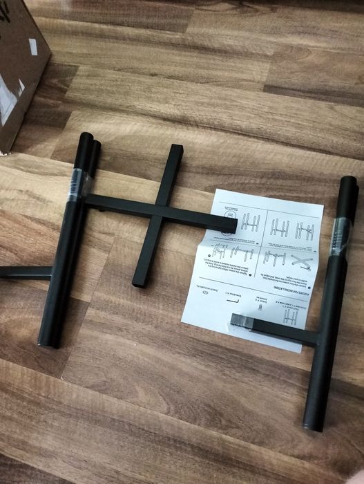 Kwietnik metalowy czarny