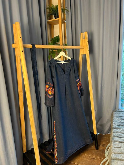 Лляна сукня-вишиванка Linen Gallery, синя з вишивкою, 44