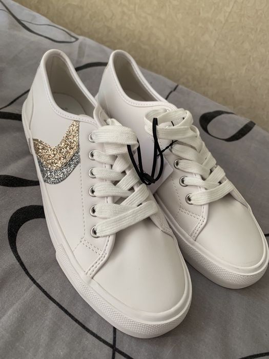 Женские туфли EGO, кеды Bershka
