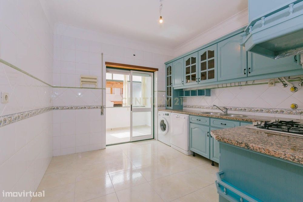 Apartamento T2 no Samouco com terraço