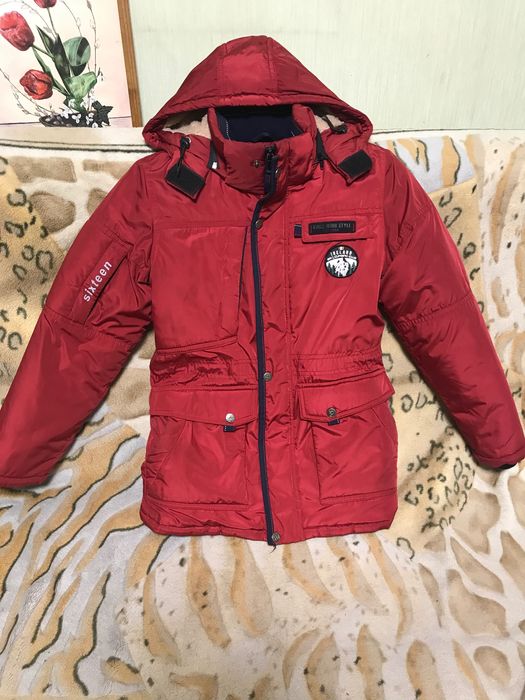 Зимова куртка на підлітка , подовжена  на 11-13 років, червона