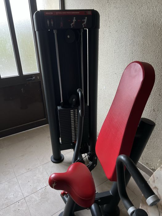 Várias máquinas de musculação , cybex , matrix,