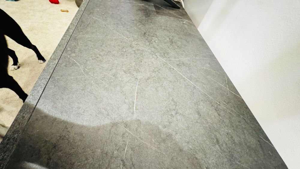 Aparador efeito mármore preto