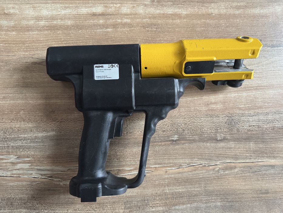 Zaciskarka akumulatorowa REMS Akku-Press ACC Basic Pack Zestaw 571014