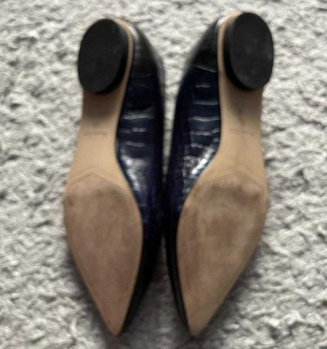 Оригинал.фирменные,кожаные туфли-балетки и тиснением massimo dutti