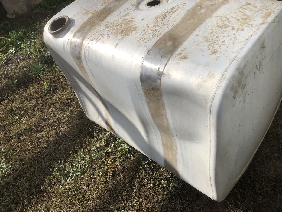 Продам бак D образный. На вольво Рено DXI.