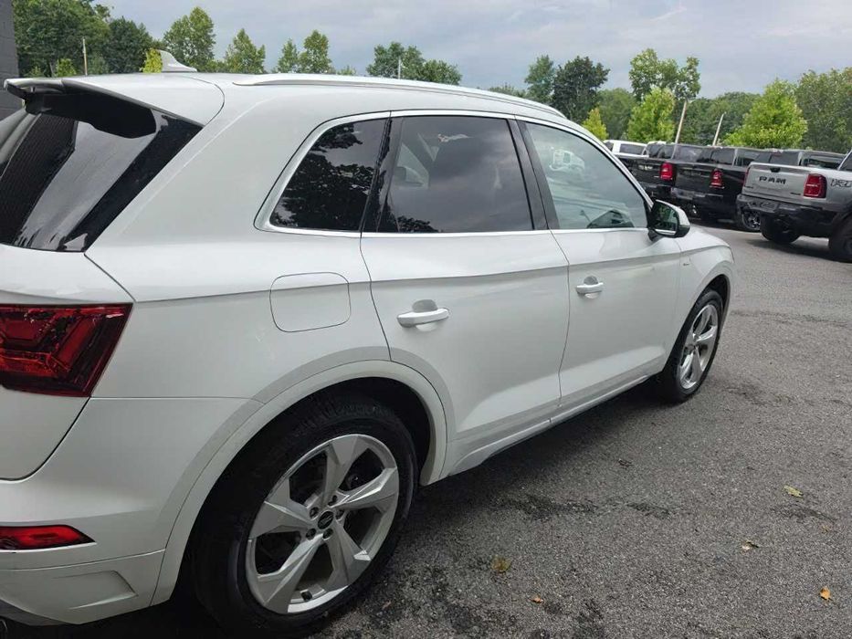Audi Q5      2022