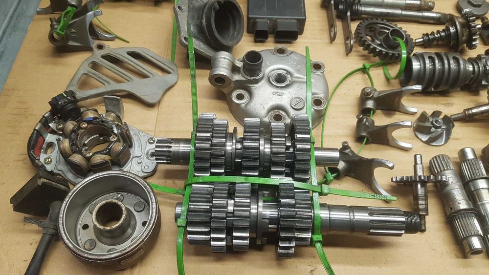 honda cr 250 skrzynia pokrywa wal modul magneto cewka zebatka