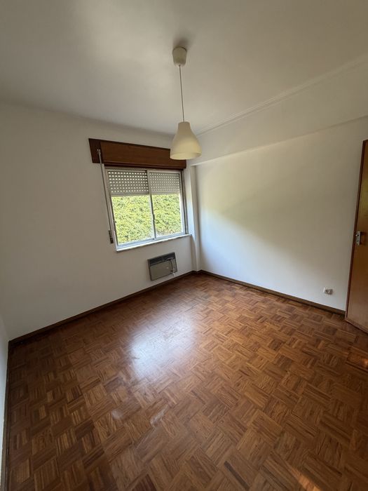 T3+1 c/2 casas de banho na Portela