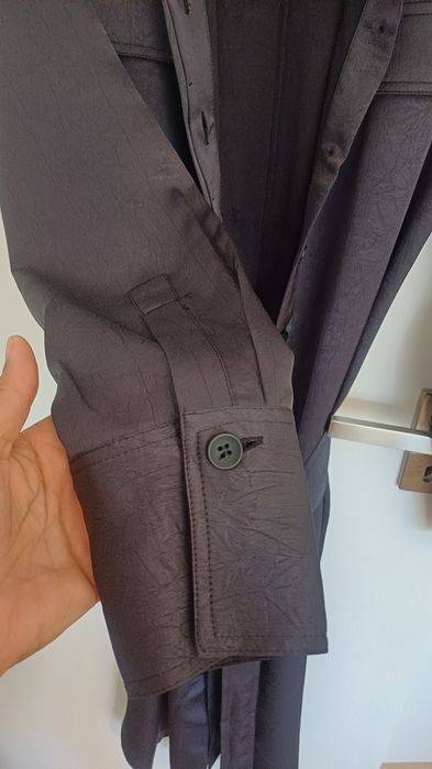 Vestido camiseiro acetinado da Mango (novo)-M