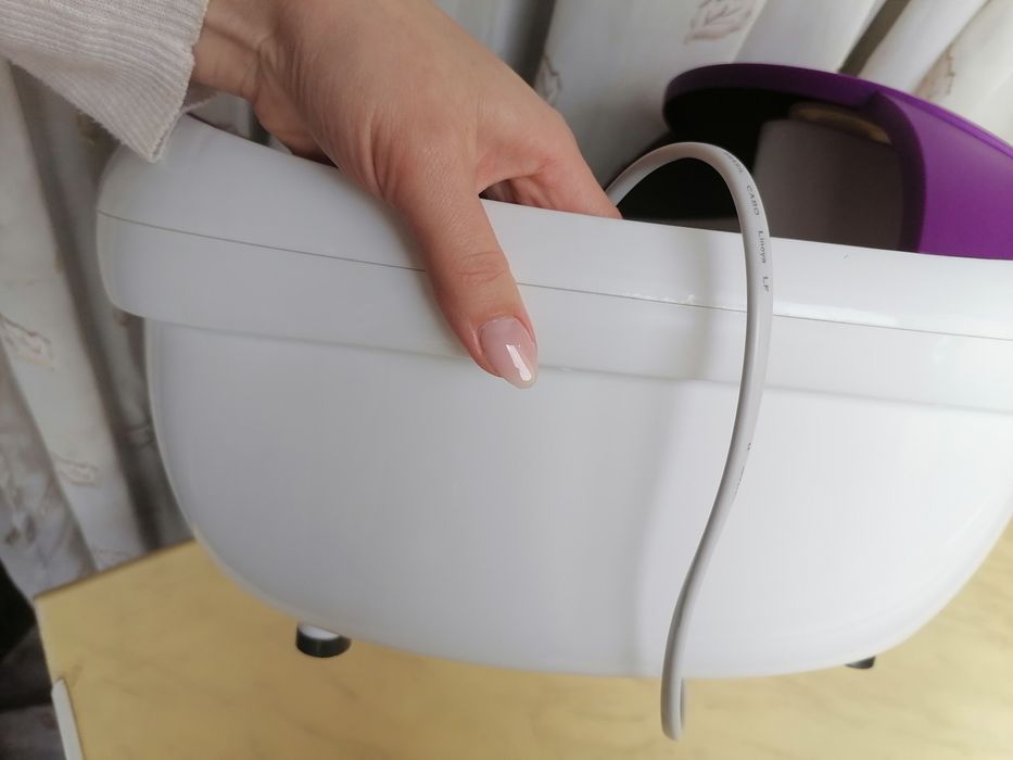 Масажорна ванночка для ніг для педикюру