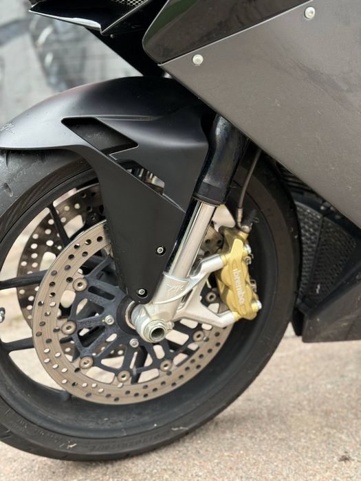 Мотоцикл MV Agusta F3 2012 рік