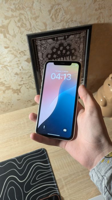 iPhone xr (128gb)