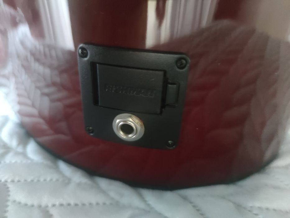 Guitarra Fender Squier SA-105CE (autografada pelo cantor Shawn Mendes)