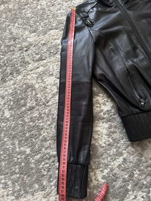 Шкіряна куртка шоколадного кольору