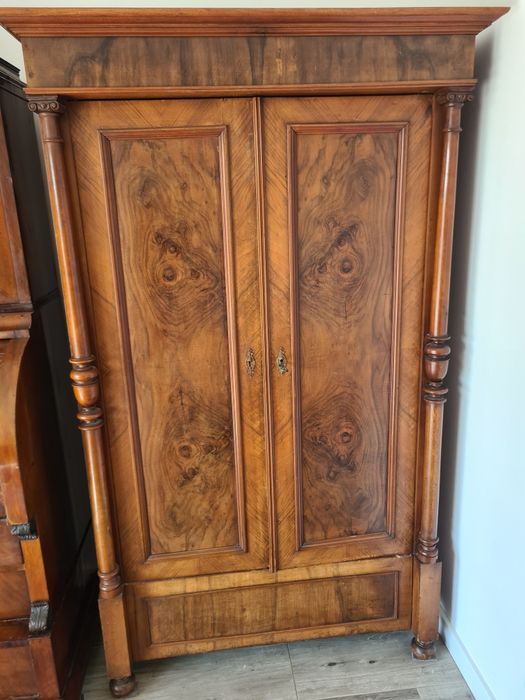 Sekretarzyk oraz szafa Biedermeier