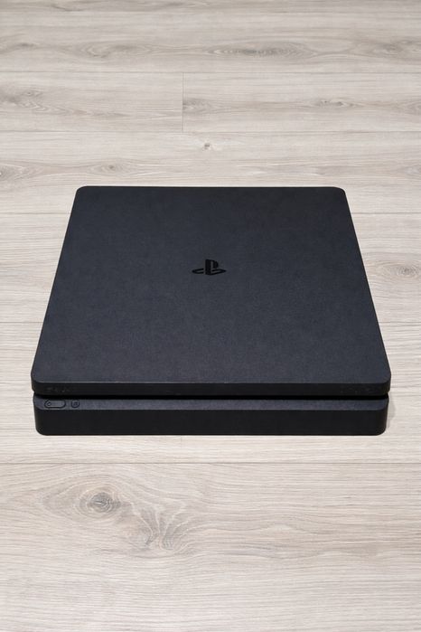 Konsola PS4 Slim