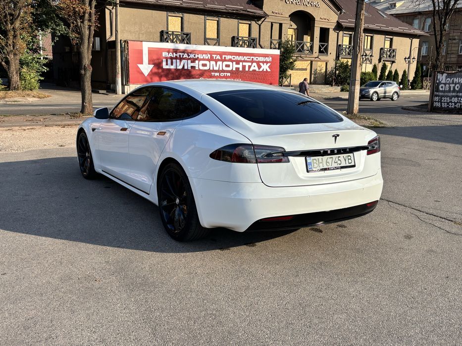 Tesla model S 75