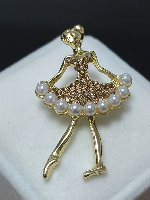 Alfinete Bailarina Dourada