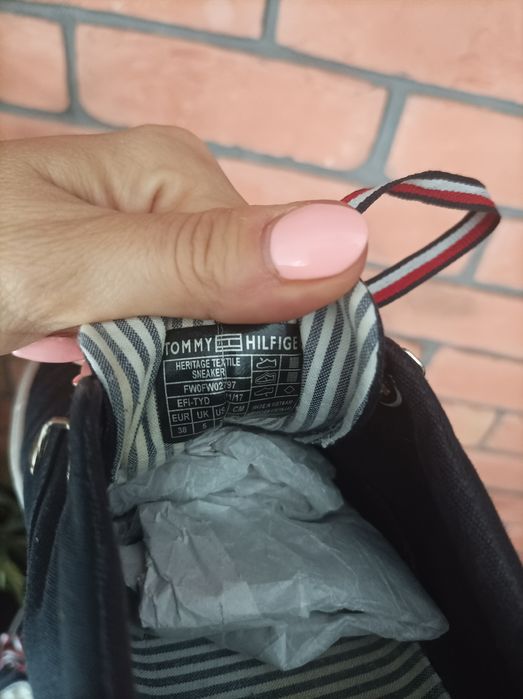 Oryginalne trampki Tommy Hilfiger granatowe