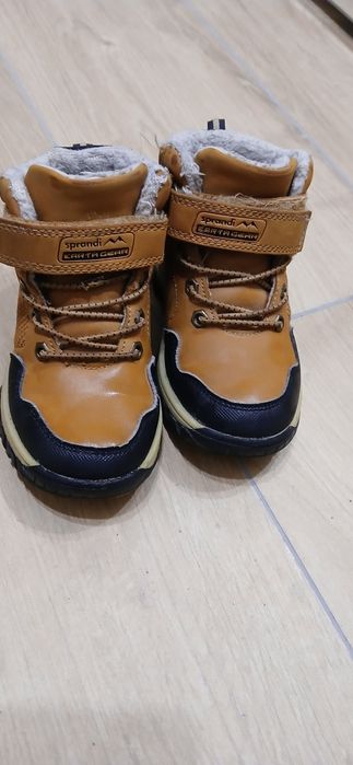 Buty chlopiece rozmiar 25