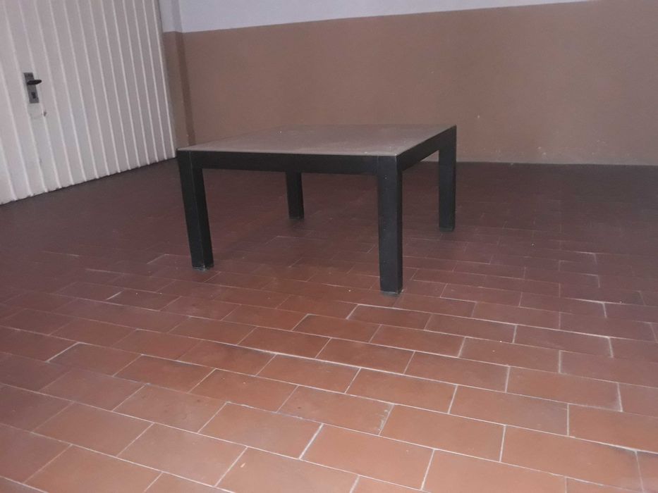 Mesa de centro quadrada