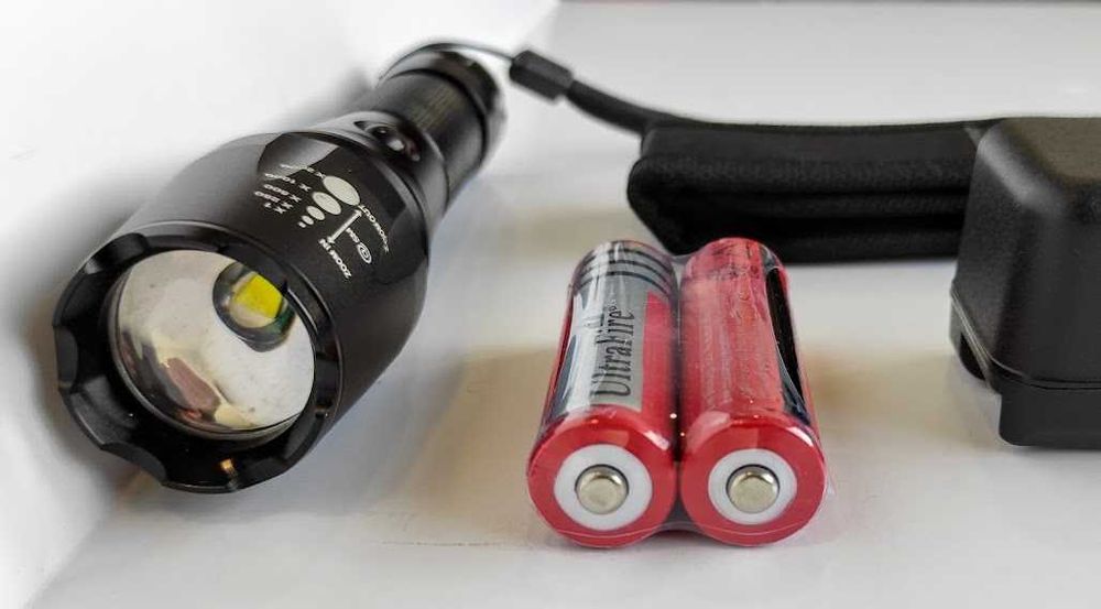 Kit lanterna mão led 2200 lumens Cree XML-T6 Zoom