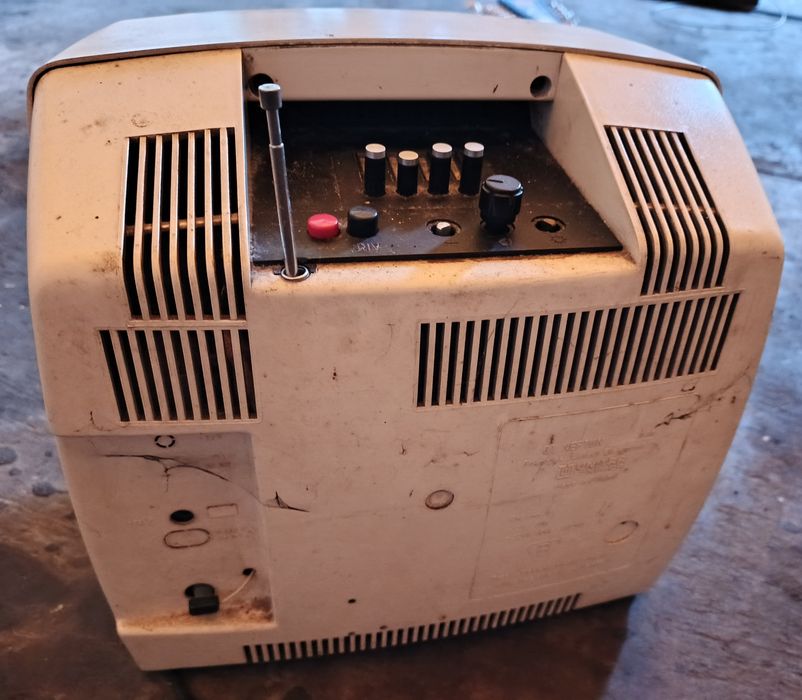 Telewizor Neptun 14cali czarno -biały zasilanie 230~ i 12V