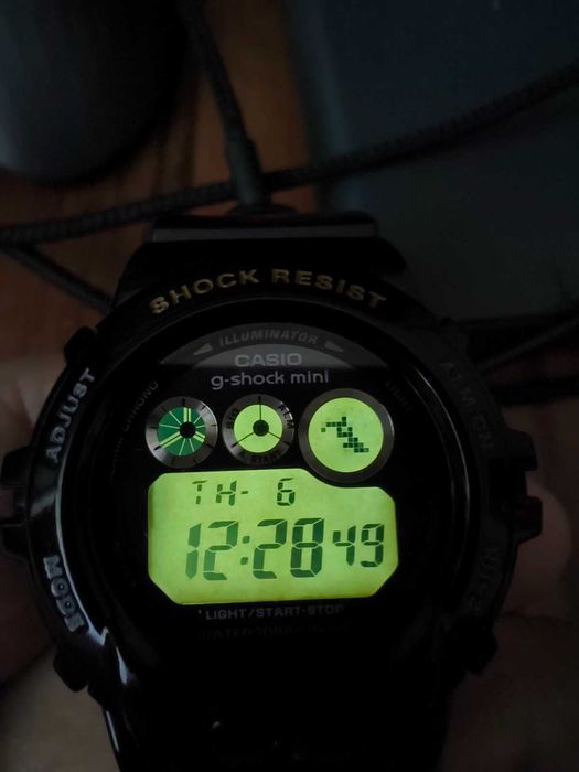Casio G-shock mini GMN-690G