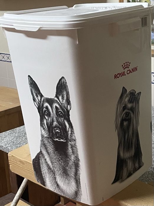 Caixa royal canin para armazenamento de racao