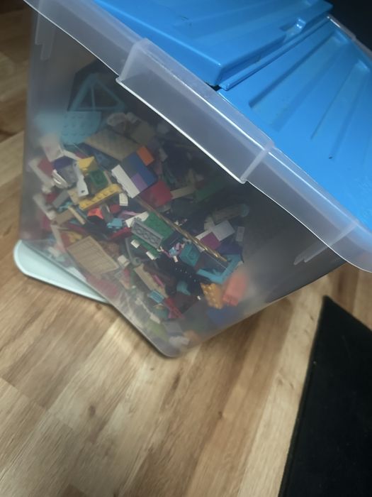 Klocki lego 8.9 kg z pudelkiem mieszane minecraft ludziki opony