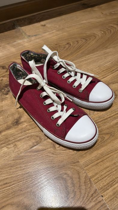 Nowe trampki bordowe ala Converse  39