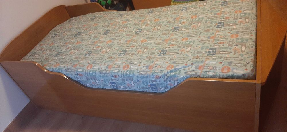 Cama solteiro  pinho