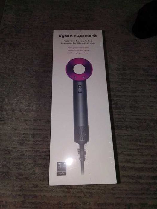 Nowa Stan idealny suszarka do włosów dyson HD08