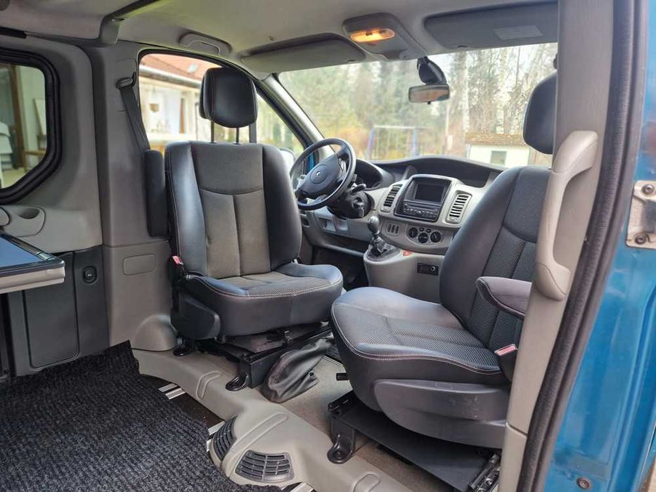 Renault Trafic Generation 115 dci webasto łóżko stolik