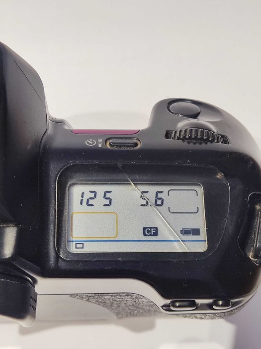 Câmara Canon EOS 10 - Analógica