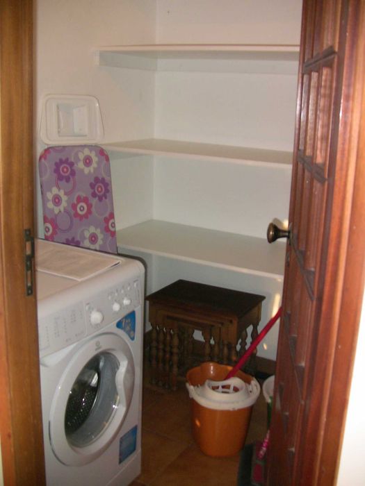quarto rapariga Av. Mq de Pombal LEIRIA DESP INCLUIDAS