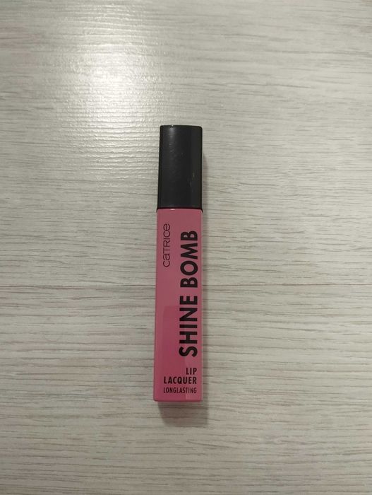 Lip lacquer long lasting shine bomb "Catrice"