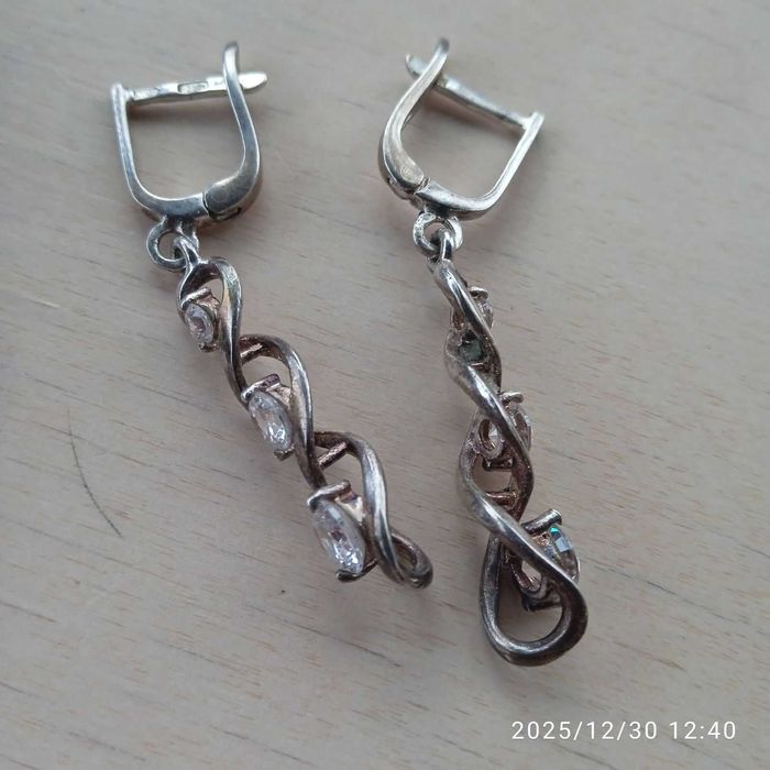 Продам бижутерию .серебро