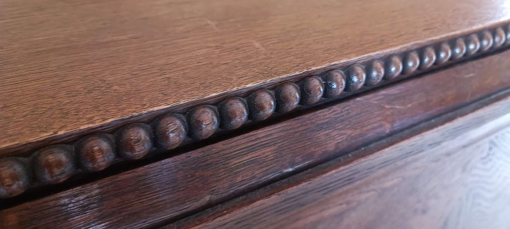 Stary drewniany kredens vintage rzeźbiony komoda