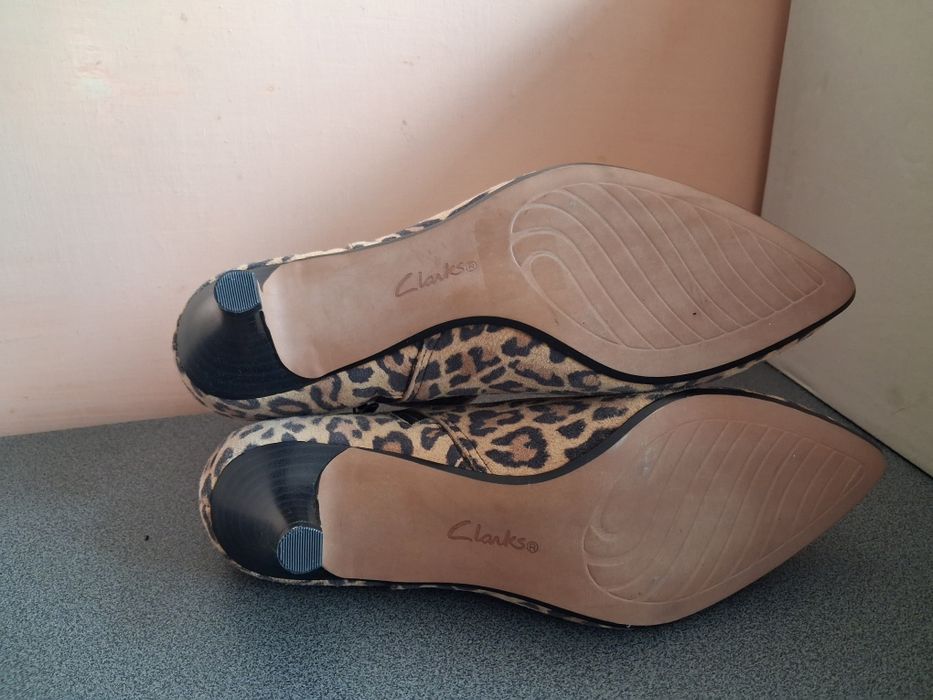 Clarks шкіряні черевики  ботильйони 37 р. Нові.