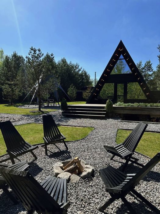 Будиночок за містом біля лісу саме для вашого відпочинку