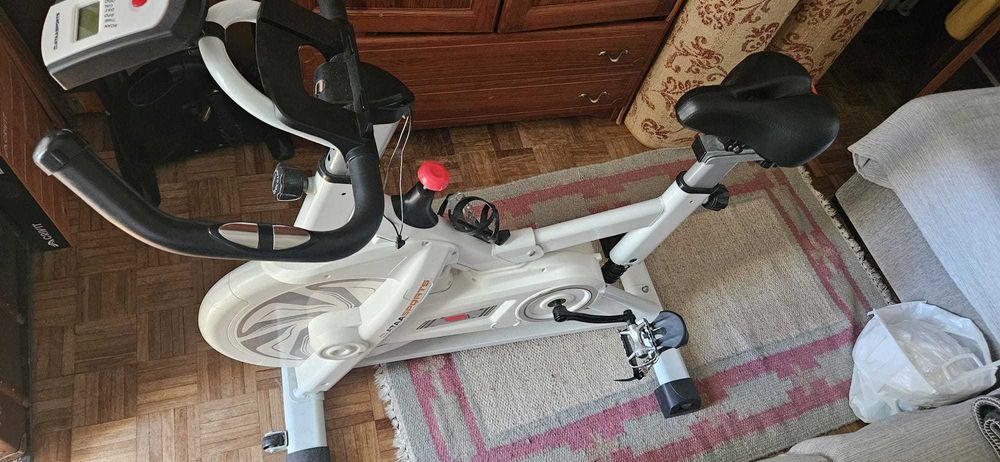 Bicicleta Estática Relativamente Nova