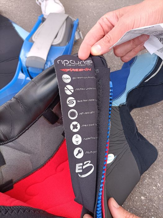 Fato de surf mulher + meias e barbatanas