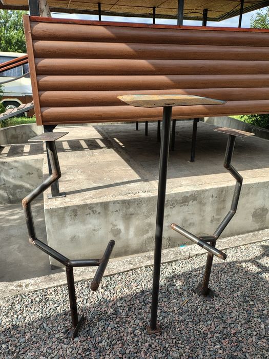 Барный комплект ,стол и два стула