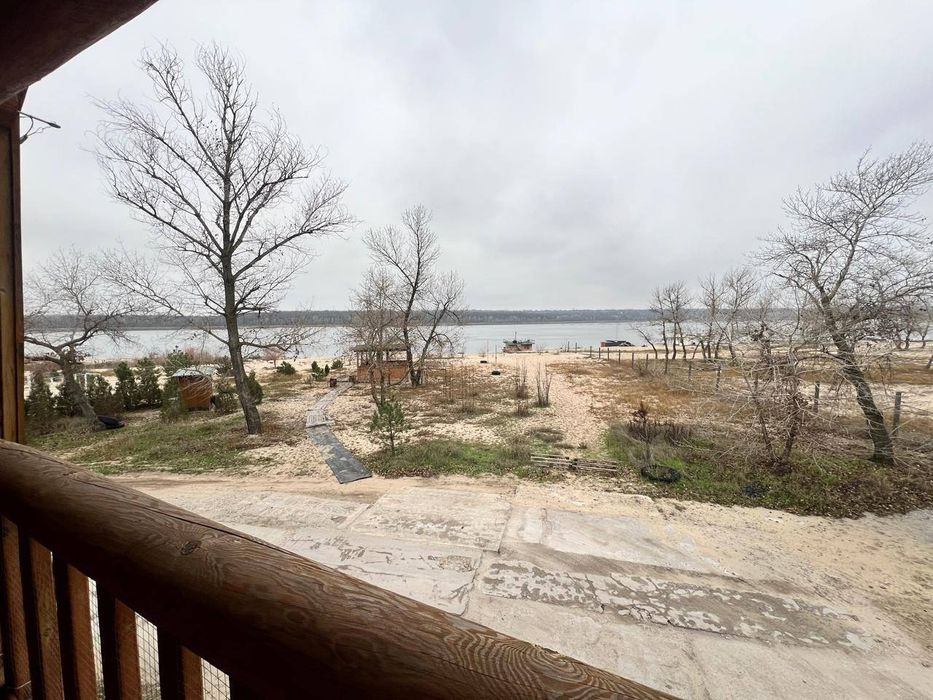 Сдам деревянный ДОМ у реки